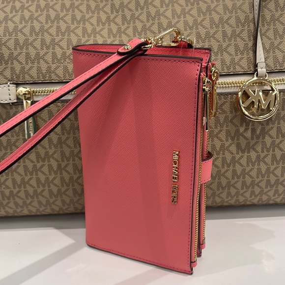 MICHAEL KORS LARGE DOUBLE ZIP WRISTLET WALLET PHONE CASE CLUTCH 
Tea Rose NWT - Picture 2 of 16